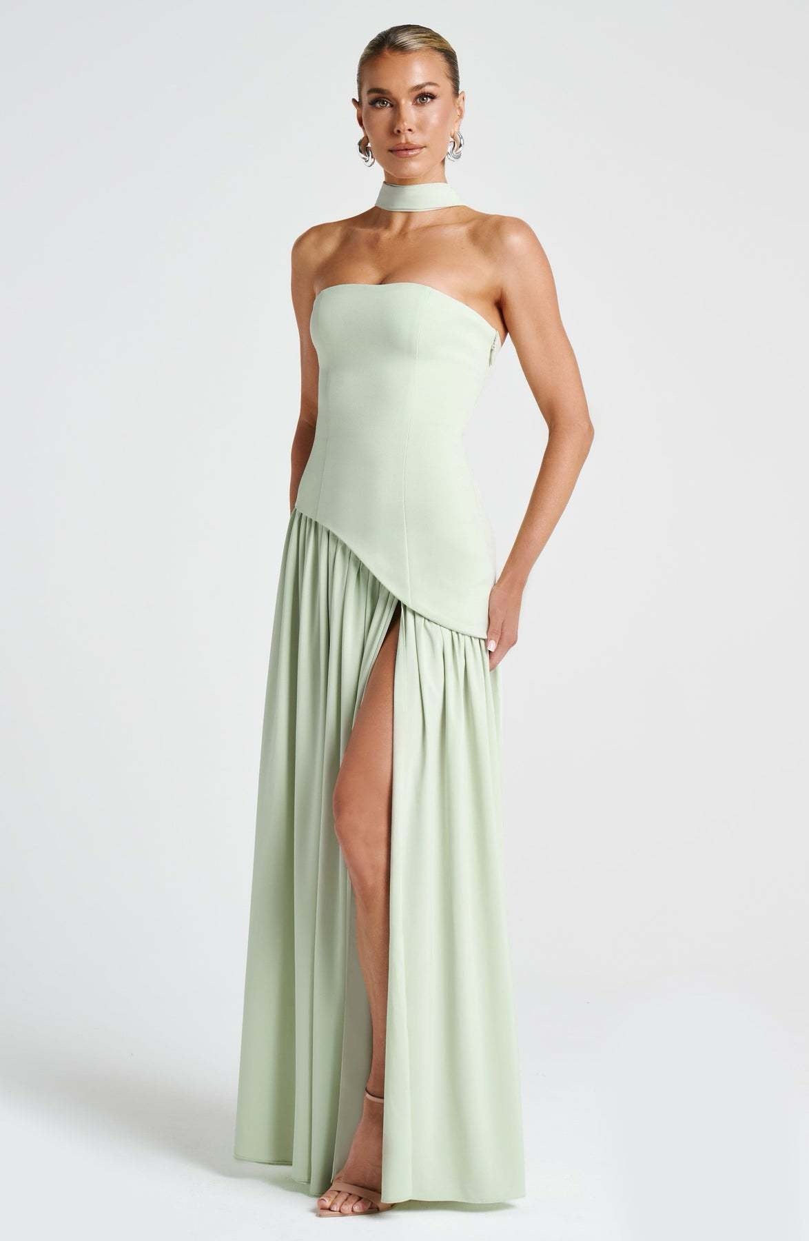 Beatriz |Vestido largo con corte sofisticado