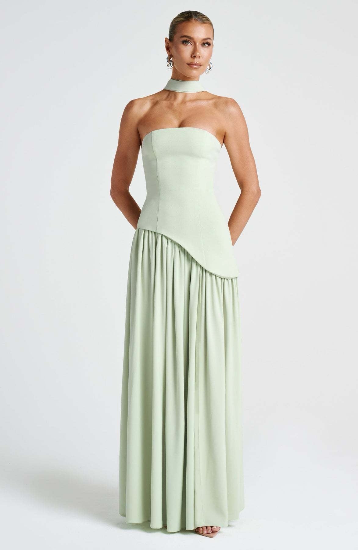 Beatriz |Vestido largo con corte sofisticado