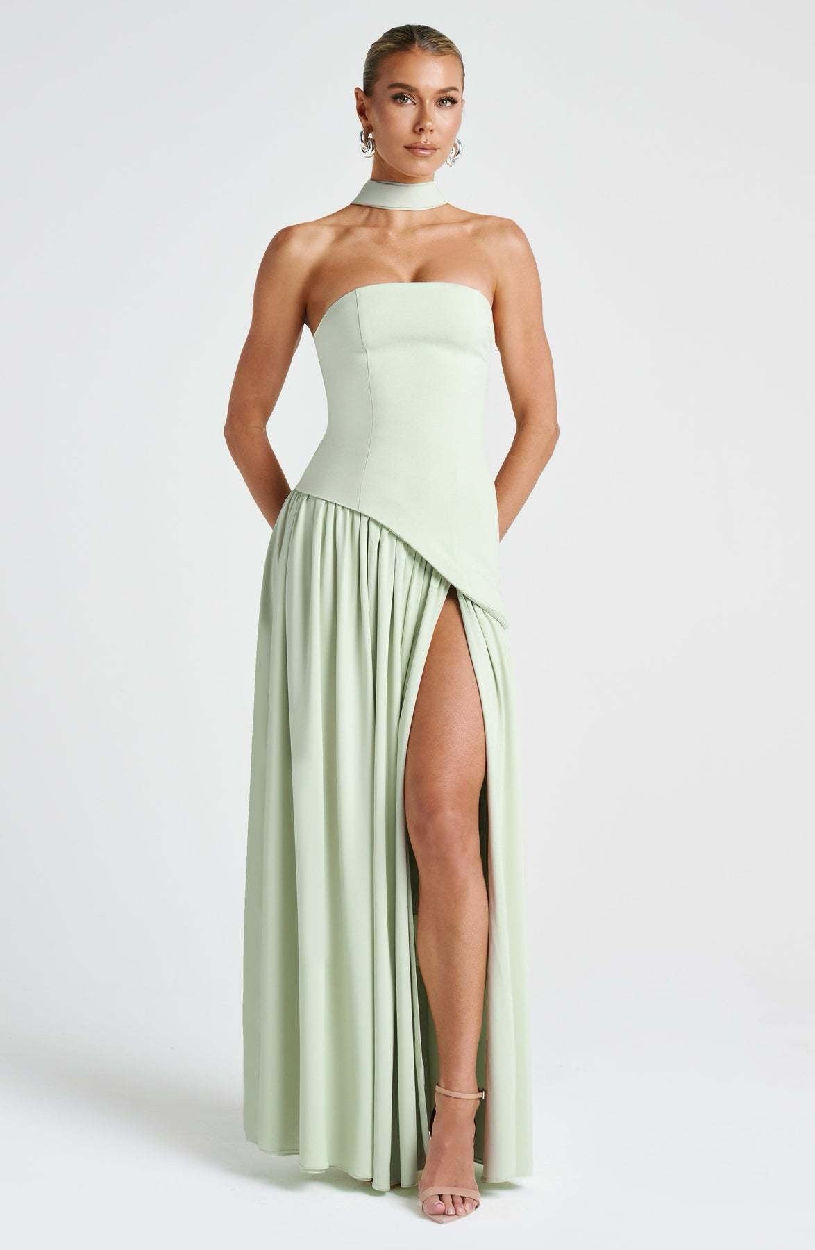Beatriz |Vestido largo con corte sofisticado