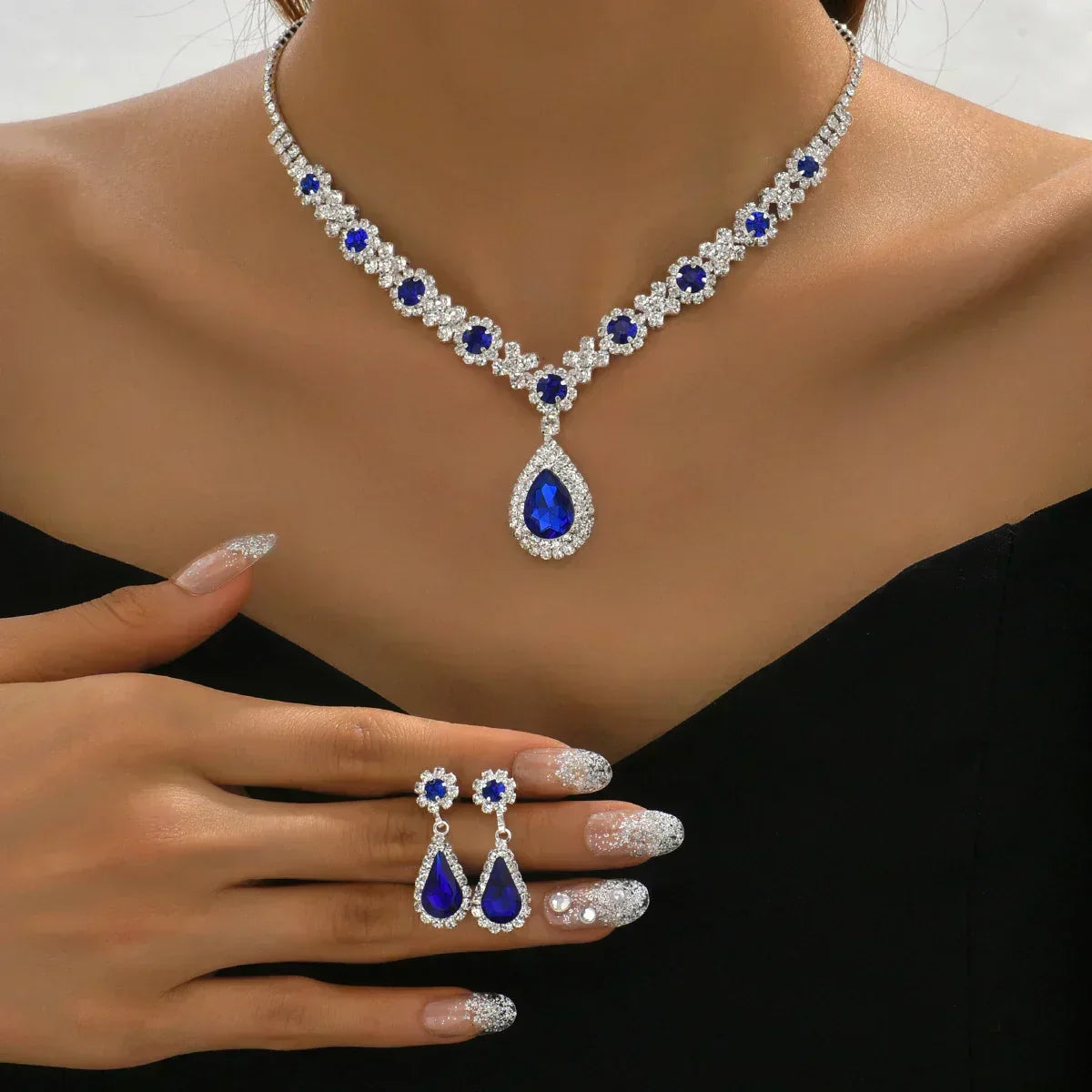 Sariyn | Elegante conjunto de joyas en forma de gota