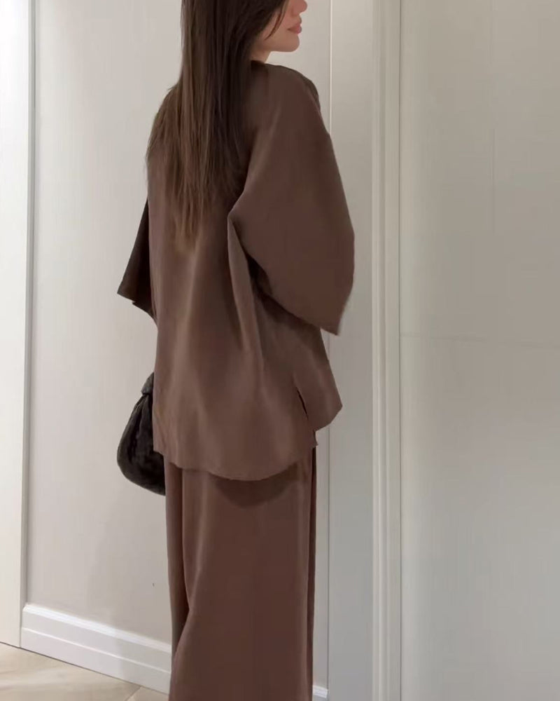 AMARA| CONJUNTO RELAJADO DOS PIEZAS CUELLO V